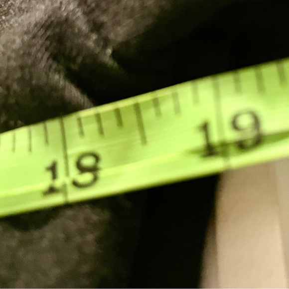 Pink VS sweatshirt with holographic glittery sequins and hoodie - Picture 12 of 16